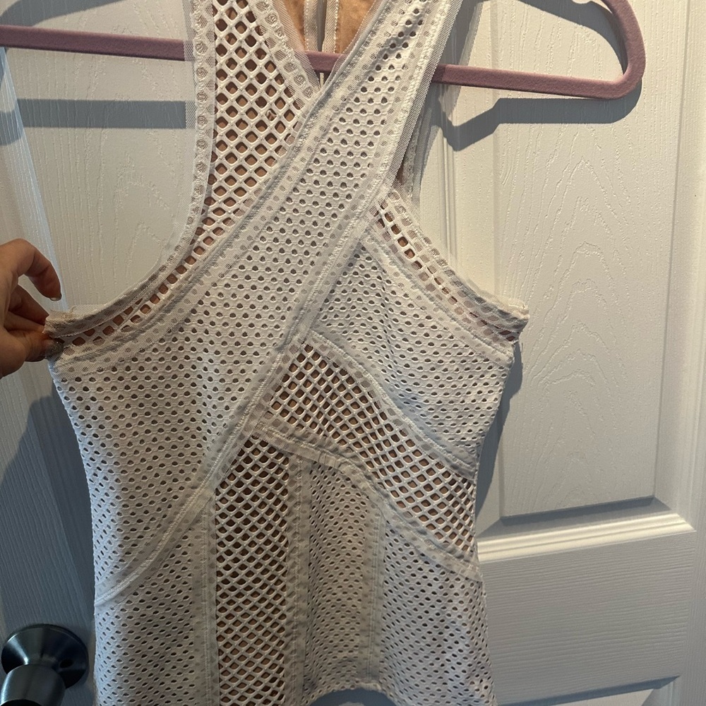 BCBG MAX AZRIA OFF WHITE KATLIN GOMETRIC MESH TANK Size XS - Picture 6 of 12